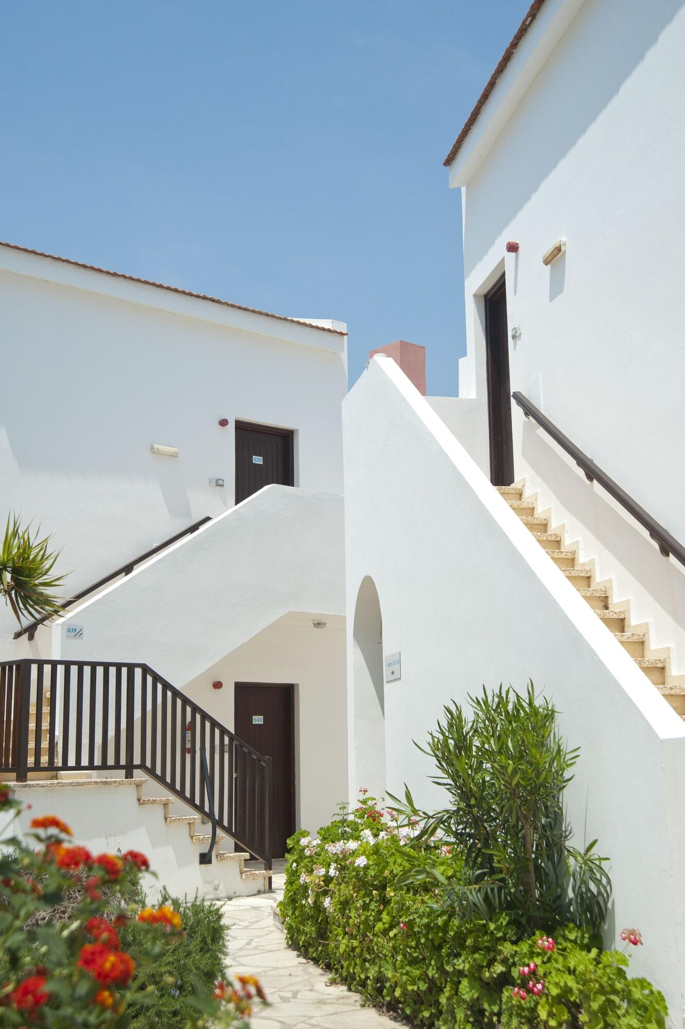 Akti Beach Hotel & Village Resort Klorakas ภายนอก รูปภาพ