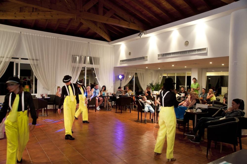 Akti Beach Hotel & Village Resort Klorakas ภายนอก รูปภาพ