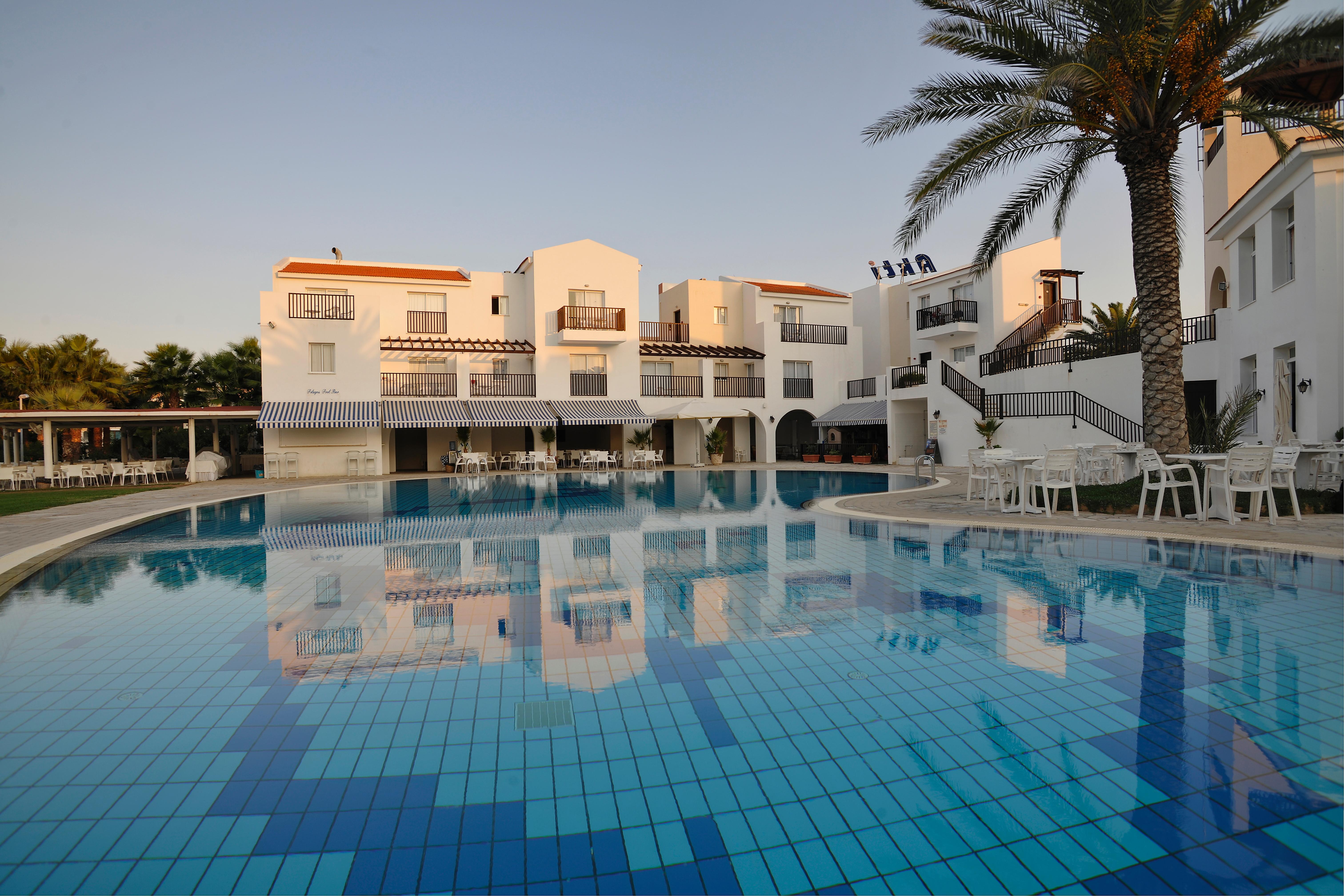Akti Beach Hotel & Village Resort Klorakas ภายนอก รูปภาพ