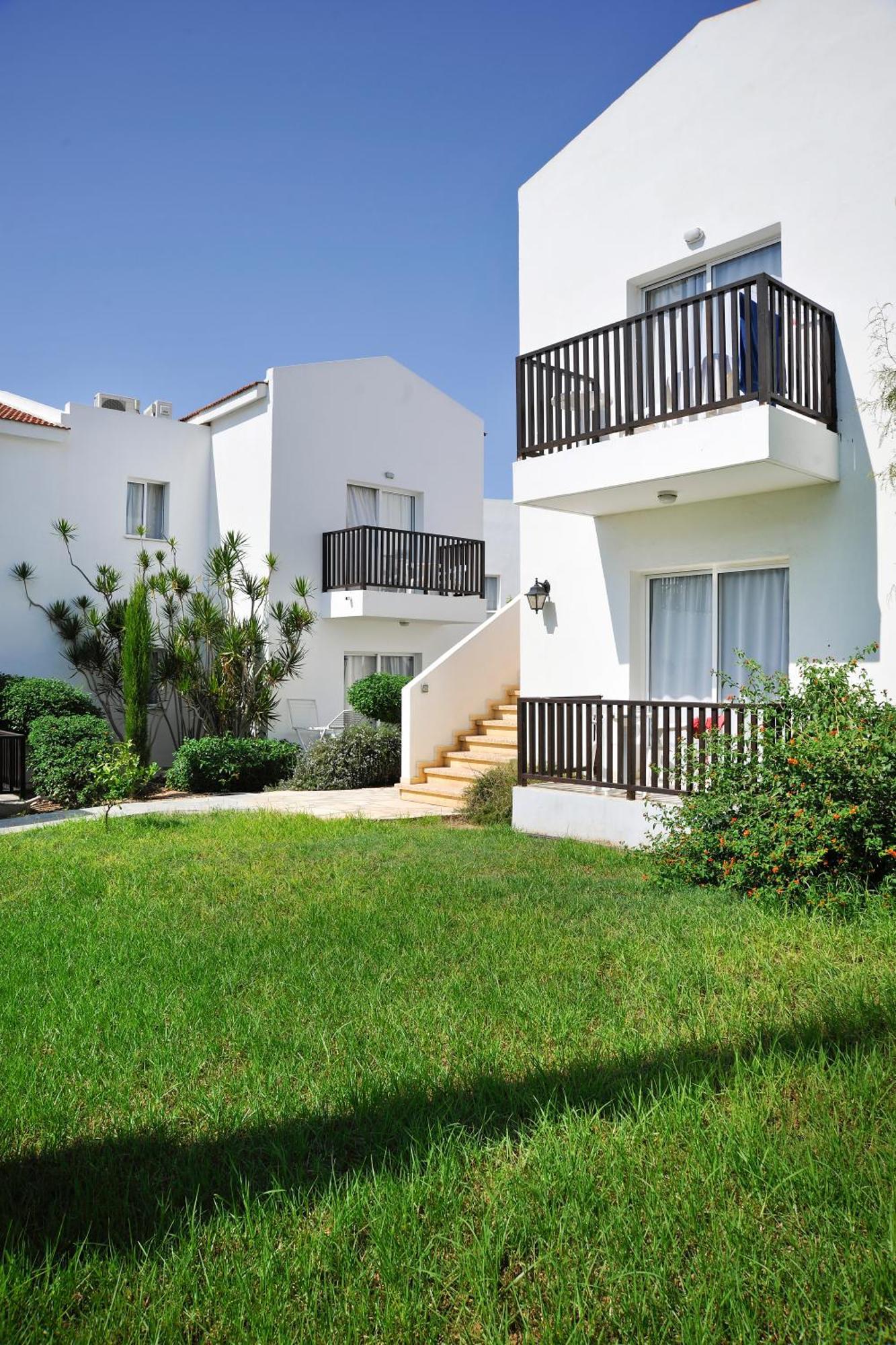Akti Beach Hotel & Village Resort Klorakas ภายนอก รูปภาพ