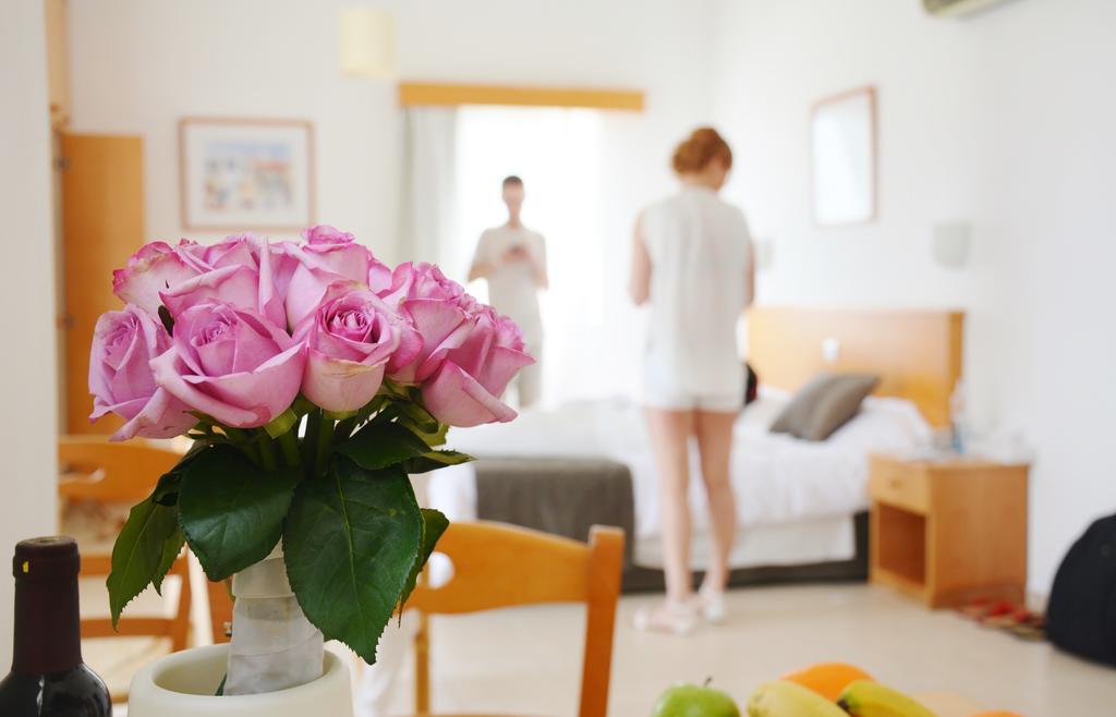 Akti Beach Hotel & Village Resort Klorakas ภายนอก รูปภาพ