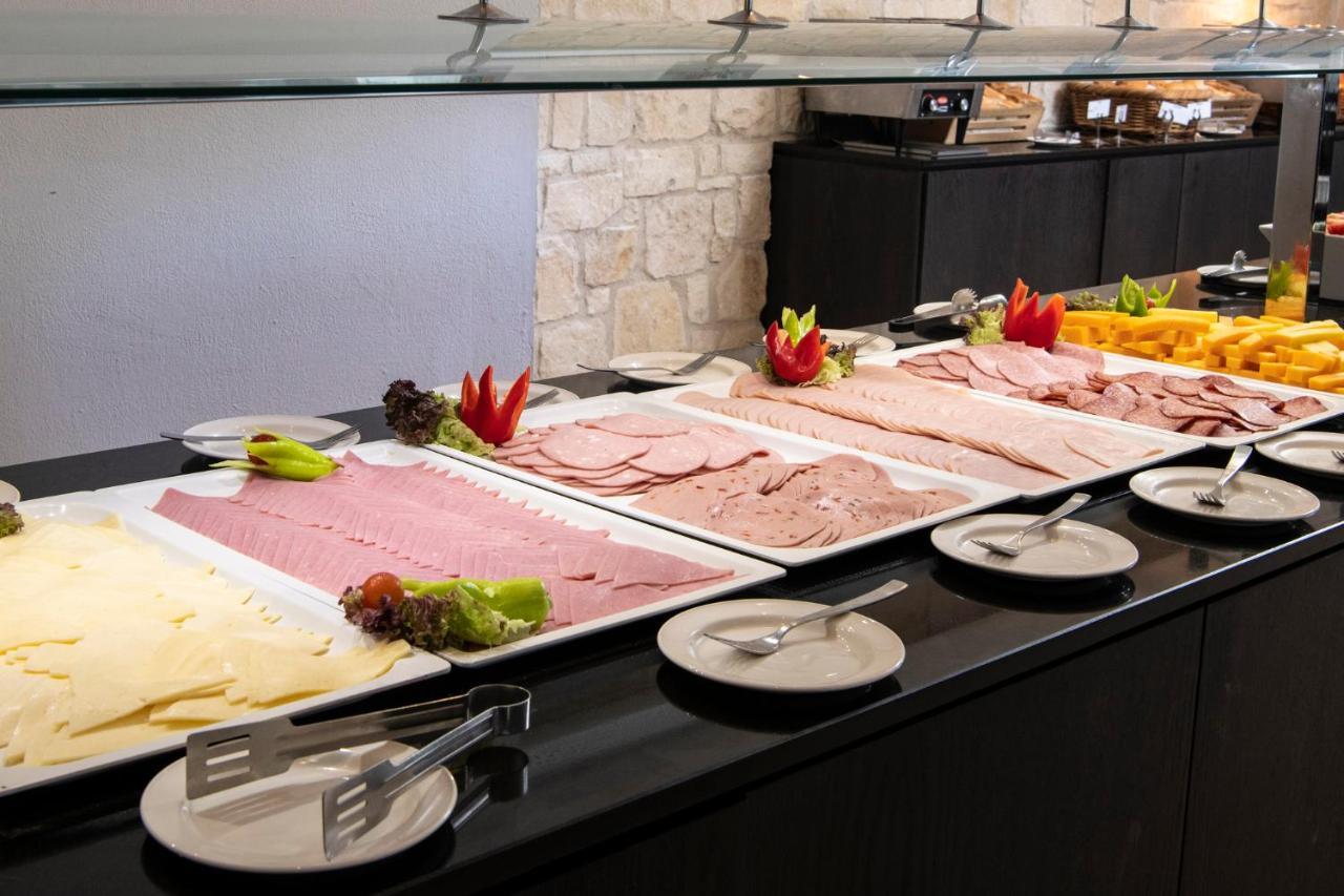 Akti Beach Hotel & Village Resort Klorakas ภายนอก รูปภาพ